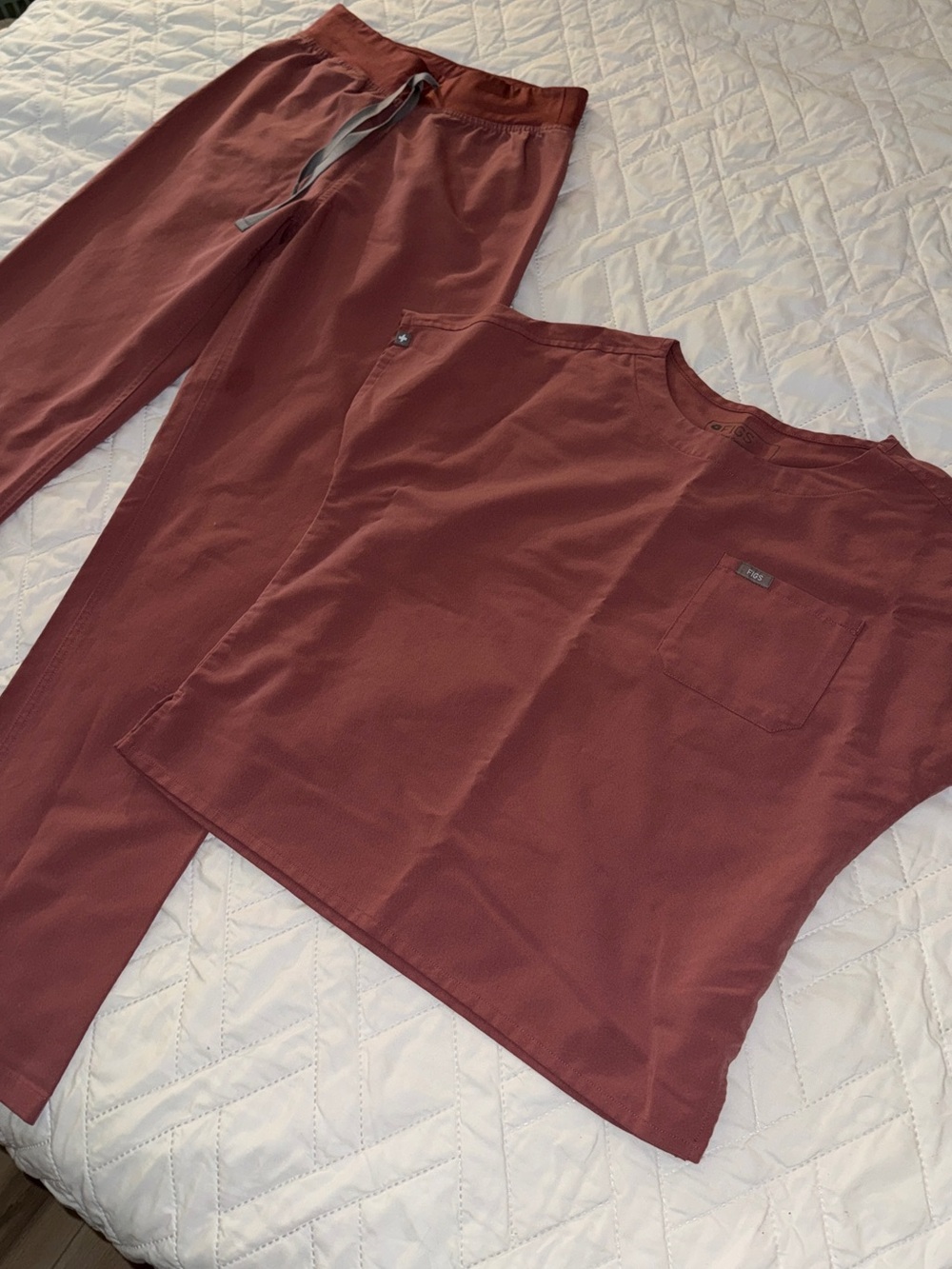 Mauve Two-Piece Figs Scrub Set - Picture 2 of 7